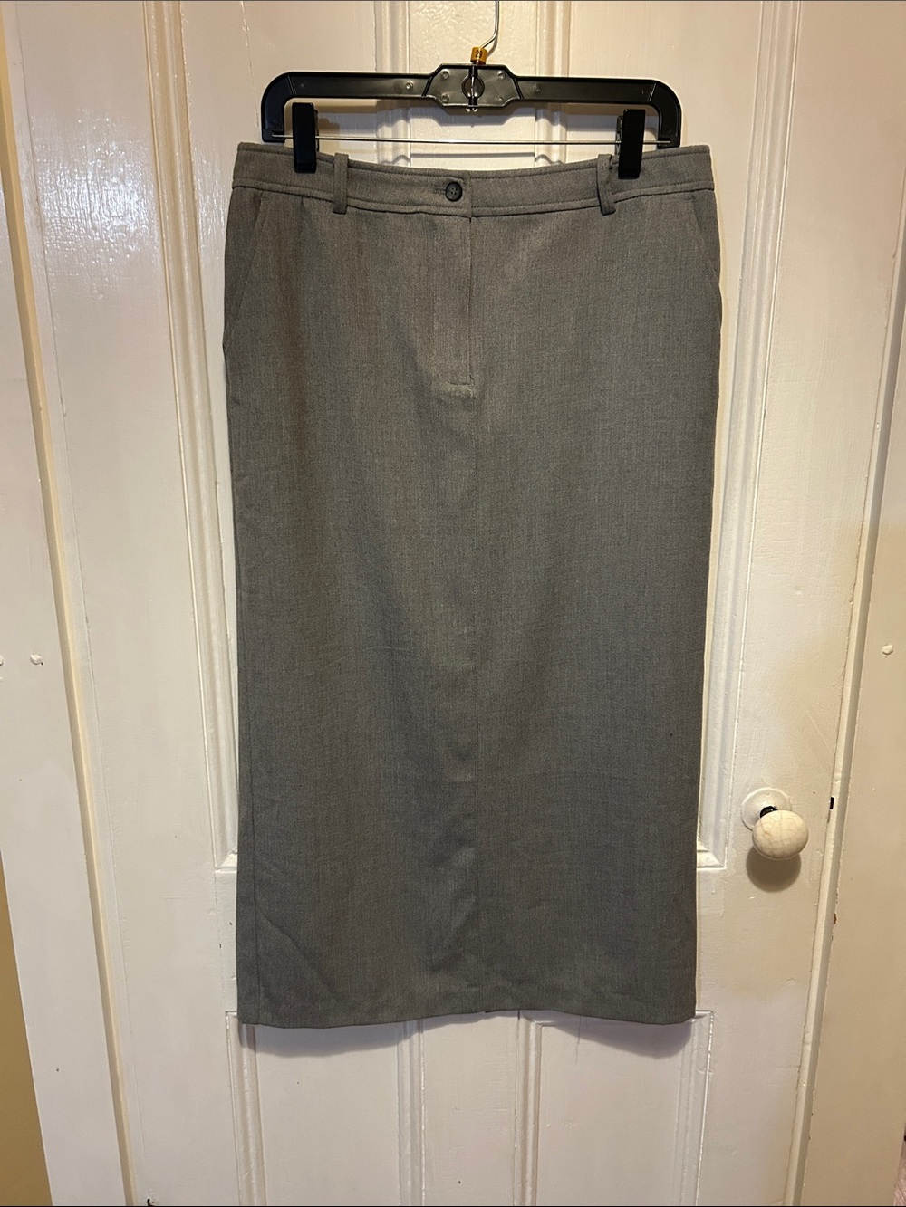 Divided Gray Pencil Skirt - Sleek Workwear